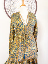 Cargar imagen en el visor de la galería, Vestido Jazmín Animal Print (M-L)