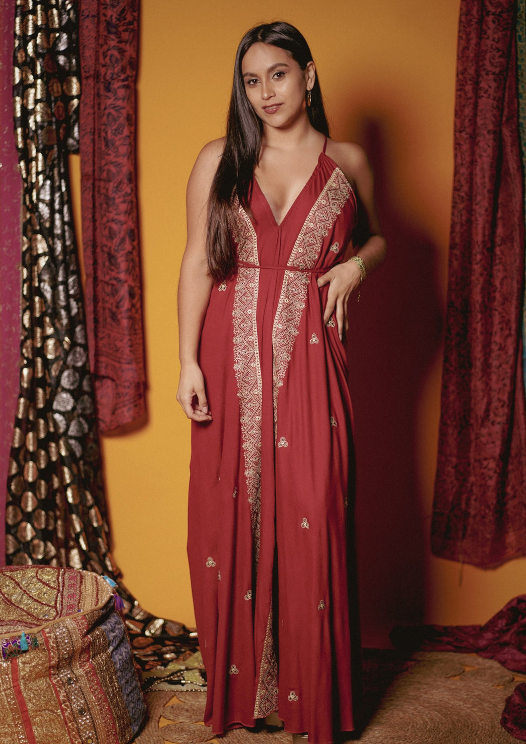 Vestido Amatista Bordado Burdeo