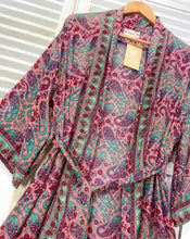 Cargar imagen en el visor de la galería, Kimono Rakhi Coral
