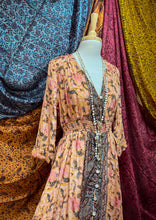 Cargar imagen en el visor de la galería, Vestido Jane Damasco Gris (M)
