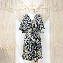 Cargar imagen en el visor de la galería, Vestido Alba Black
