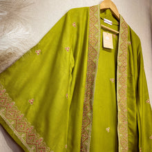 Cargar imagen en el visor de la galería, Kimono Reina Verde
