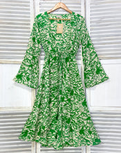 Cargar imagen en el visor de la galería, Kimono Kiara Verde

