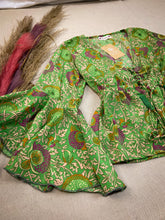 Cargar imagen en el visor de la galería, Blusa Gitana Verde (S-M)
