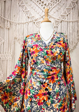 Cargar imagen en el visor de la galería, Vestido Pitta Flor Glam (M-L)
