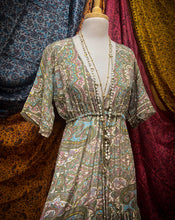 Cargar imagen en el visor de la galería, Vestido Jazmín Corto Green Pink S-M
