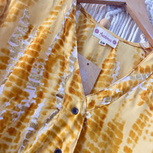 Cargar imagen en el visor de la galería, Blusa Luz Yellow Gold

