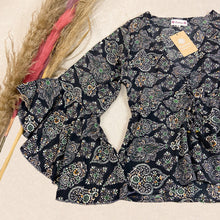 Cargar imagen en el visor de la galería, Blusa Gitana Black (M-L)
