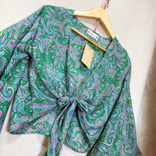Cargar imagen en el visor de la galería, Top Kimono Paisley Verde
