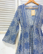 Cargar imagen en el visor de la galería, Kimono Kiara Azul
