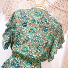 Cargar imagen en el visor de la galería, Vestido Midi Verde Flor, S-M
