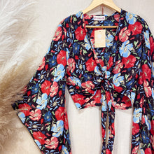 Cargar imagen en el visor de la galería, Top Kimono Flora
