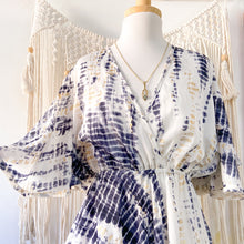 Cargar imagen en el visor de la galería, Vestido Alba Blue &amp; Gold Print, S-M
