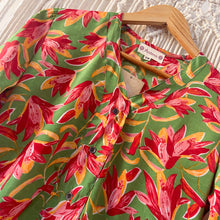 Cargar imagen en el visor de la galería, Blusa Luz Green Wild
