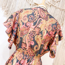 Cargar imagen en el visor de la galería, Vestido Midi Rosa Gris, M-L
