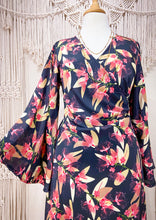 Cargar imagen en el visor de la galería, Vestido Pitta Black (M-L)
