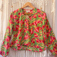 Cargar imagen en el visor de la galería, Blusa Luz Green Wild
