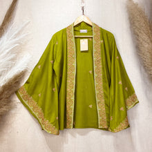 Cargar imagen en el visor de la galería, Kimono Reina Verde
