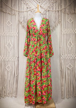 Cargar imagen en el visor de la galería, Vestido Jazmín Green Wild
