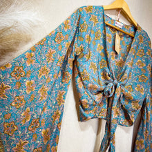 Cargar imagen en el visor de la galería, Top Kimono Flor Mostaza

