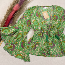 Cargar imagen en el visor de la galería, Blusa Gitana Verde (S-M)
