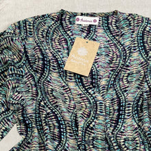 Cargar imagen en el visor de la galería, Blusa luz Ondas
