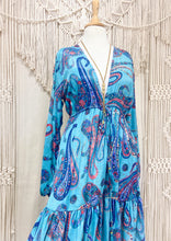Cargar imagen en el visor de la galería, Vestido Jazmín Blue Mehendi
