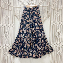 Cargar imagen en el visor de la galería, Pollera Boho Flor (S-M)
