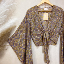 Cargar imagen en el visor de la galería, Top Kimono Mehendi Beige
