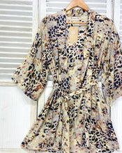 Cargar imagen en el visor de la galería, Kimono Rakhi Animal Print

