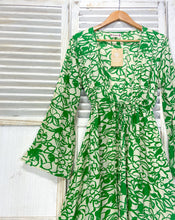 Cargar imagen en el visor de la galería, Kimono Kiara Verde
