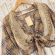 Cargar imagen en el visor de la galería, Top Amalia Beige (estándar)
