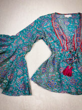 Cargar imagen en el visor de la galería, Blusa Gitana Verde Mar (S-M)
