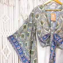 Cargar imagen en el visor de la galería, Top Kimono Verde Pastel (estándar)
