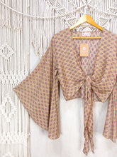Cargar imagen en el visor de la galería, Top Kimono Beige Rosa (estándar)
