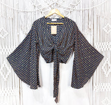 Cargar imagen en el visor de la galería, Top Kimono Negro Hojas (estándar)
