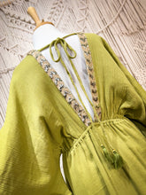 Cargar imagen en el visor de la galería, Kaftan Sarah Pistacho (S-L)
