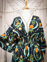 Cargar imagen en el visor de la galería, Vestido Anís Negro Flor (estándar)
