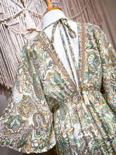 Cargar imagen en el visor de la galería, Vestido Anís Green Gold (estándar)
