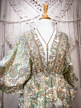 Cargar imagen en el visor de la galería, Vestido Anís Green Gold (estándar)
