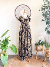 Cargar imagen en el visor de la galería, Vestido Ananda Gold (S-M)
