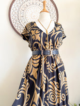 Cargar imagen en el visor de la galería, Vestido Ananda Gold (S-M)
