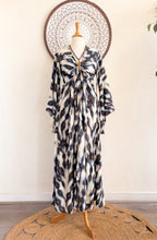 Cargar imagen en el visor de la galería, Kimono Tribu Black Gold
