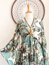 Cargar imagen en el visor de la galería, Kimono Tribu Rosas
