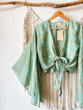 Cargar imagen en el visor de la galería, Top Kimono Turquesa Gold
