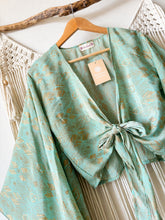 Cargar imagen en el visor de la galería, Top Kimono Turquesa Gold

