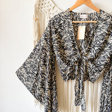 Cargar imagen en el visor de la galería, Top Kimono Print Gold
