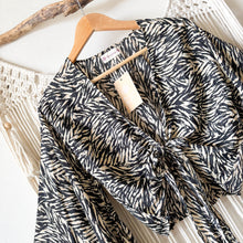 Cargar imagen en el visor de la galería, Top Kimono Print Gold
