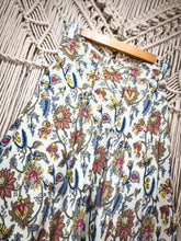 Cargar imagen en el visor de la galería, Pollera Boho Flores (M-L)

