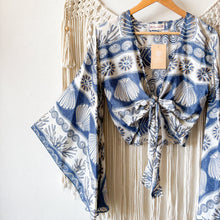 Cargar imagen en el visor de la galería, Top Kimono Mar
